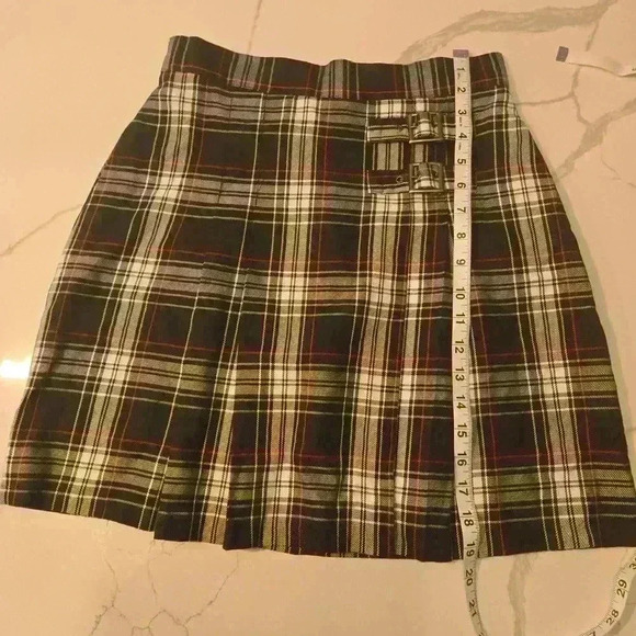 Tracy Evans Y2K 2000s Womens Plaid Pleated Mini Skirt Bkack Red Size 9 - Picture 7 of 7